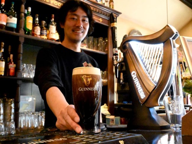 位於弘前市的愛爾蘭酒吧 Doran's 提供獲得吉尼斯世界紀錄認證的生啤酒