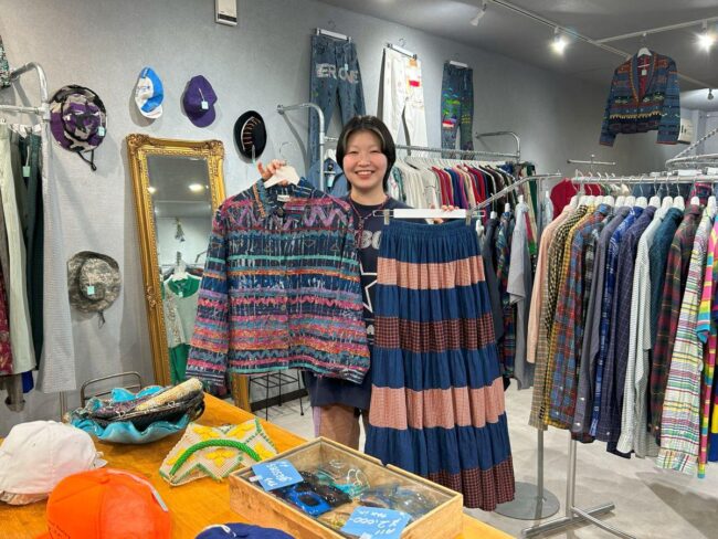 "Float" is a second-hand clothing store specializing in women in Aomori, and also offers products to men.